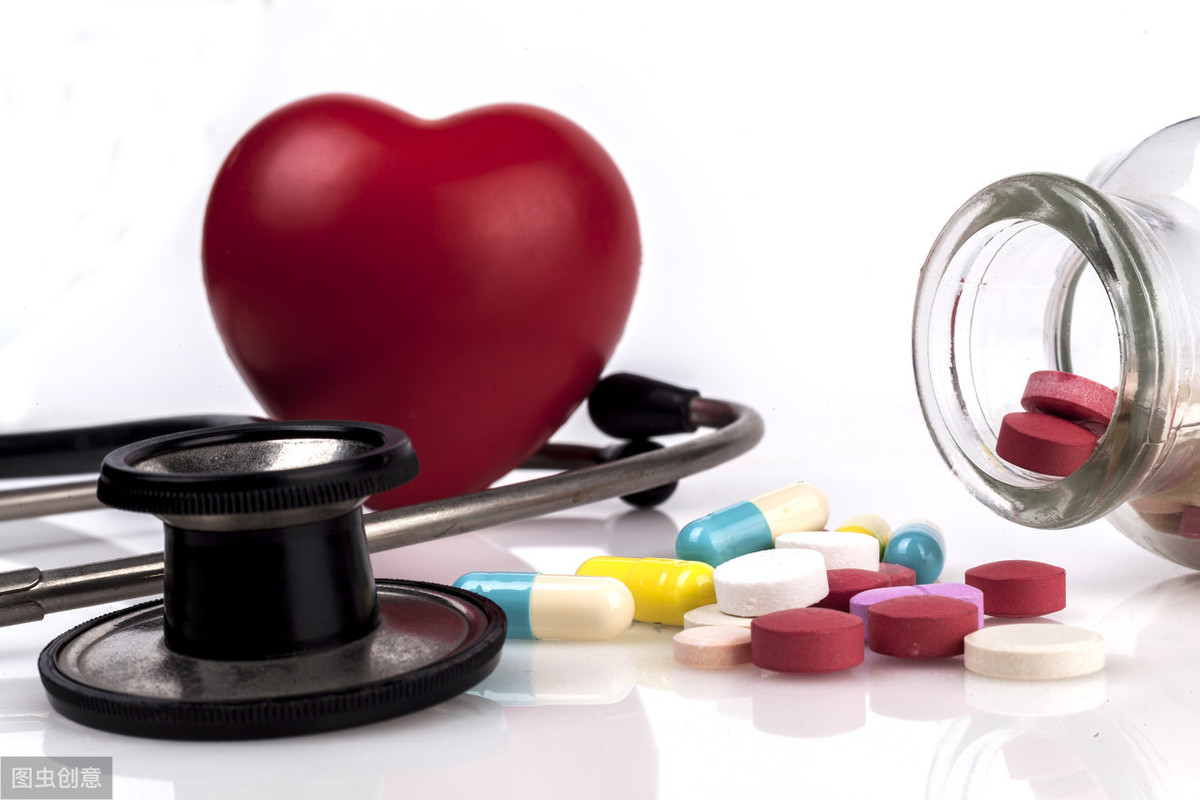 如果你发现自己的工资低于当地最低工资标准，请拨打“12333”