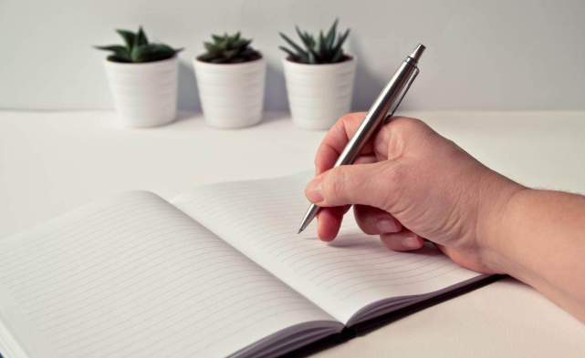 我，老师，告诉你普通的老师能够拿到多少退休工资呢？