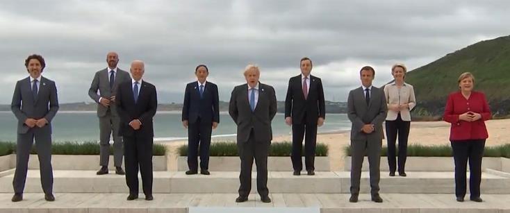 早财经丨浙江：到2025年居民人均可支配收入达到7.5万元；腾讯光子工作室将推行“强制不加班双休”；BOSS直聘上市首日涨97%