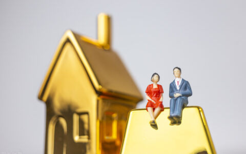婚后买房属于共同财产吗及夫妻婚后买房写占比例