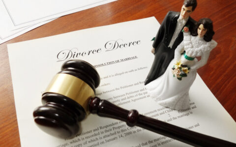 一方想离婚另一方不同意怎么办及老公铁了心离婚妻子聪明做法