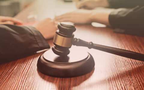 申请劳动仲裁请律师需要多少钱及劳动仲裁律师收费标准