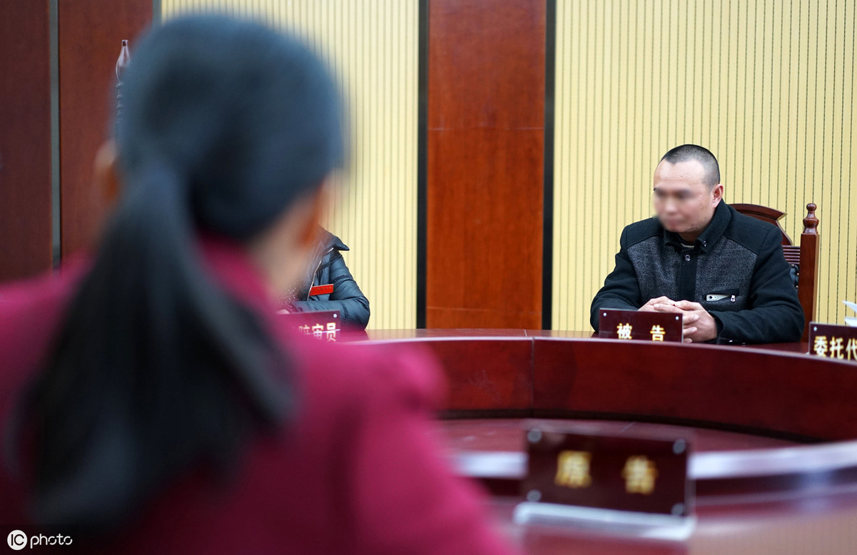 离婚判决什么时候生效？有判决书，还用的上离婚证吗？