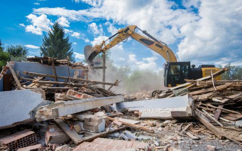 房屋损坏赔偿协议及损坏他人房屋赔偿案例