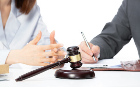 行政复议申请书格式及行政诉讼律师收费标准