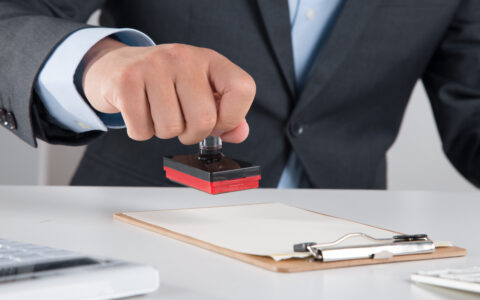 合同未盖骑缝章有效吗及合同不盖骑缝章的风险