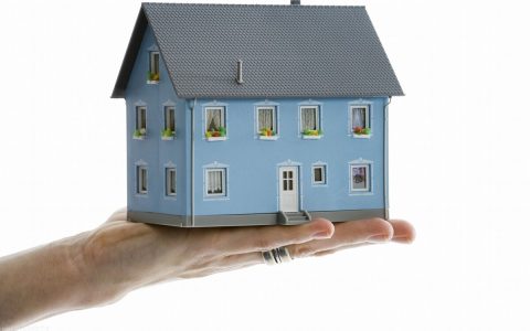 赠与房产过户费用是多少及2025年房子赠与新规定