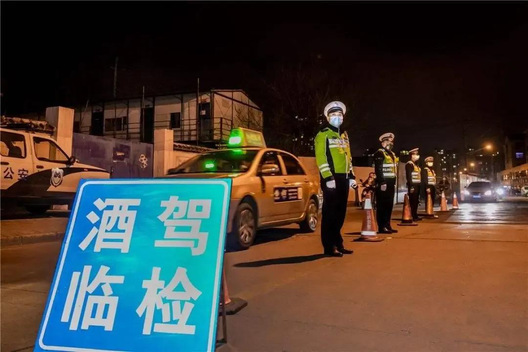 交警提醒：2022年起，酒后有这几种行为的，即使不开车也要扣12分