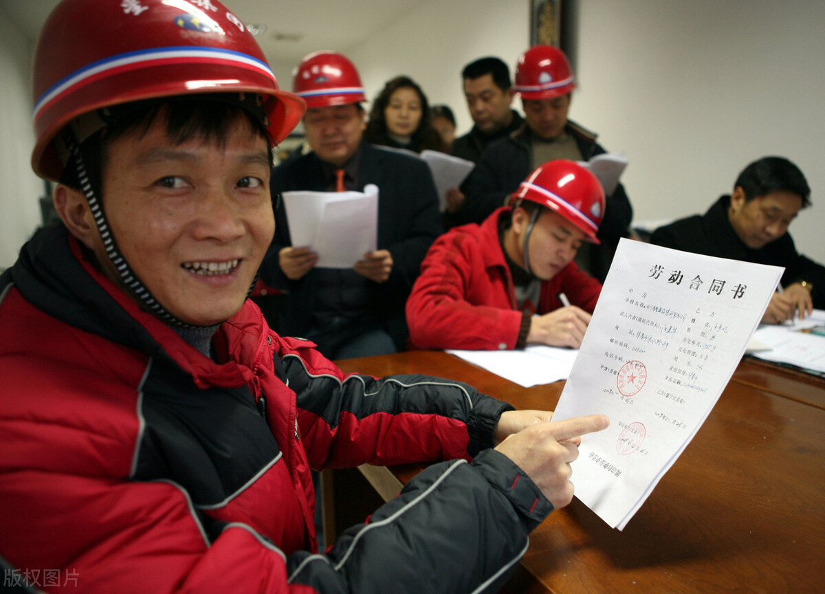 拖欠工资超30天或达到5000元算犯罪，可以判刑！工人讨薪投诉建议