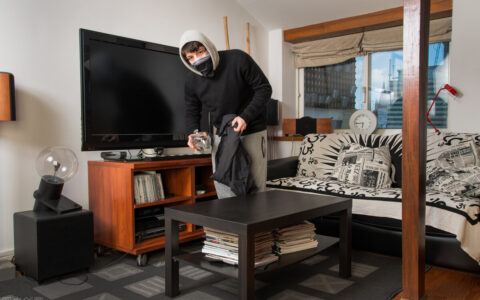 非法入侵民宅怎么处理及非法入侵民宅立案标准