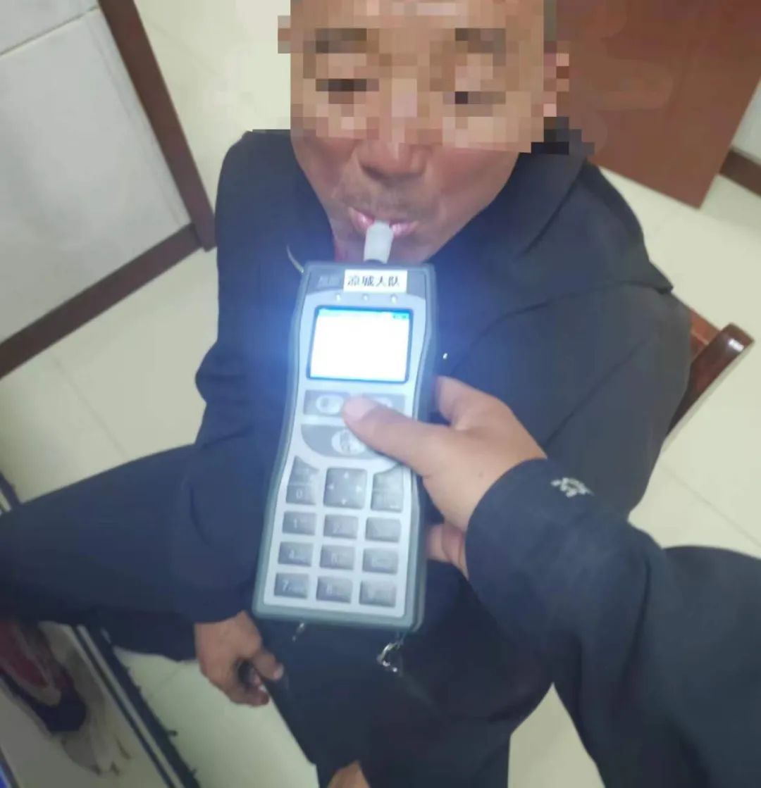 不思悔改，再次饮酒驾驶机动车！拘留+罚款+吊销驾驶证