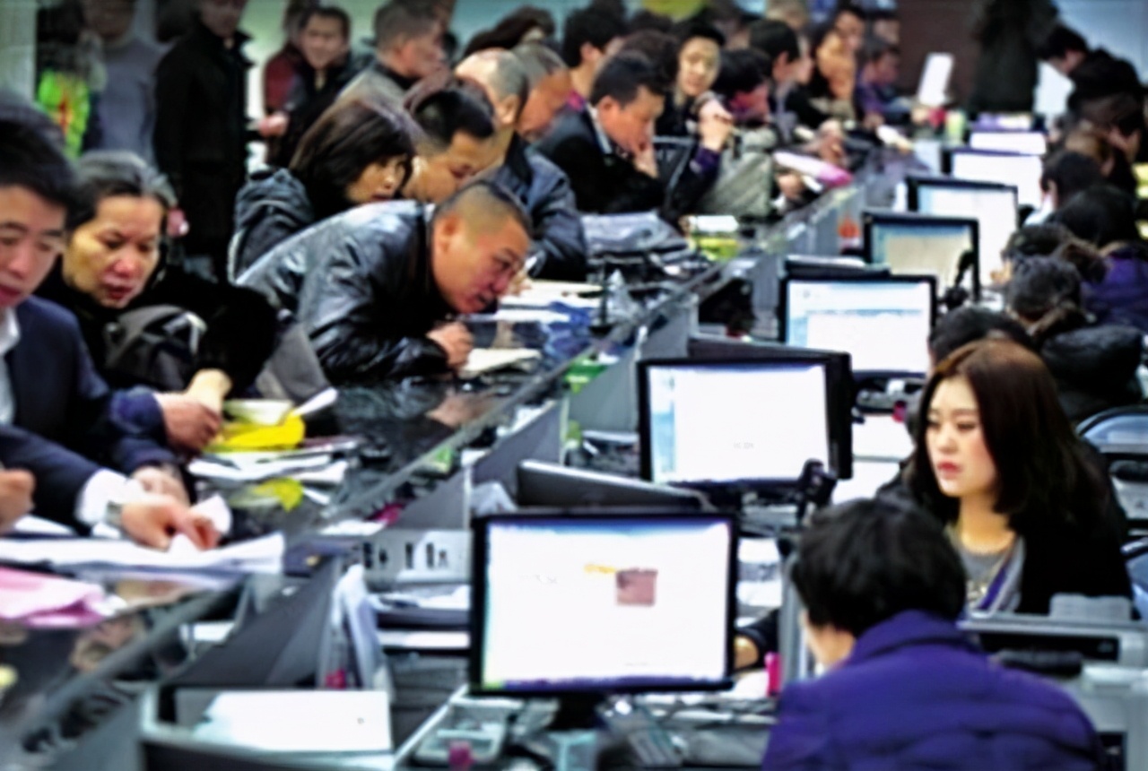 房产过户生前、离世何时办，选错相差几十万