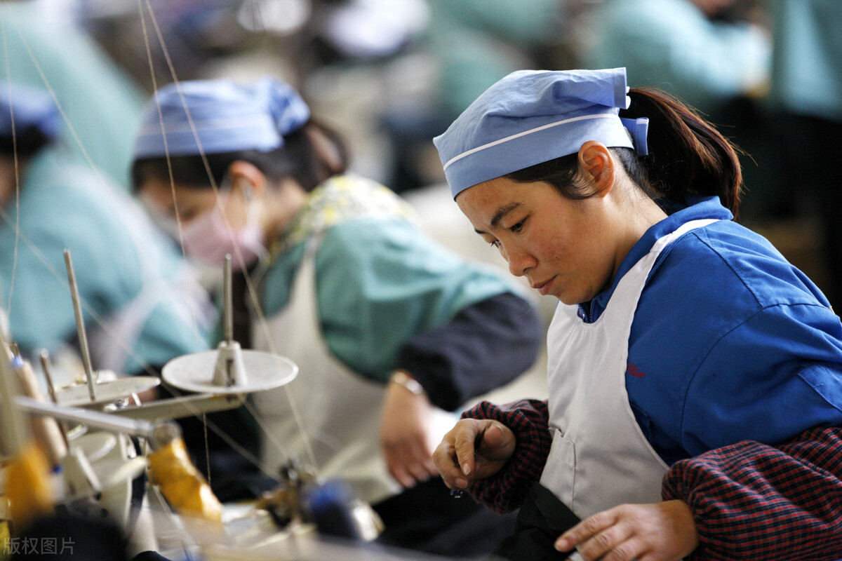 国企改制的下岗失业人员，可以提前5年办理退休吗？