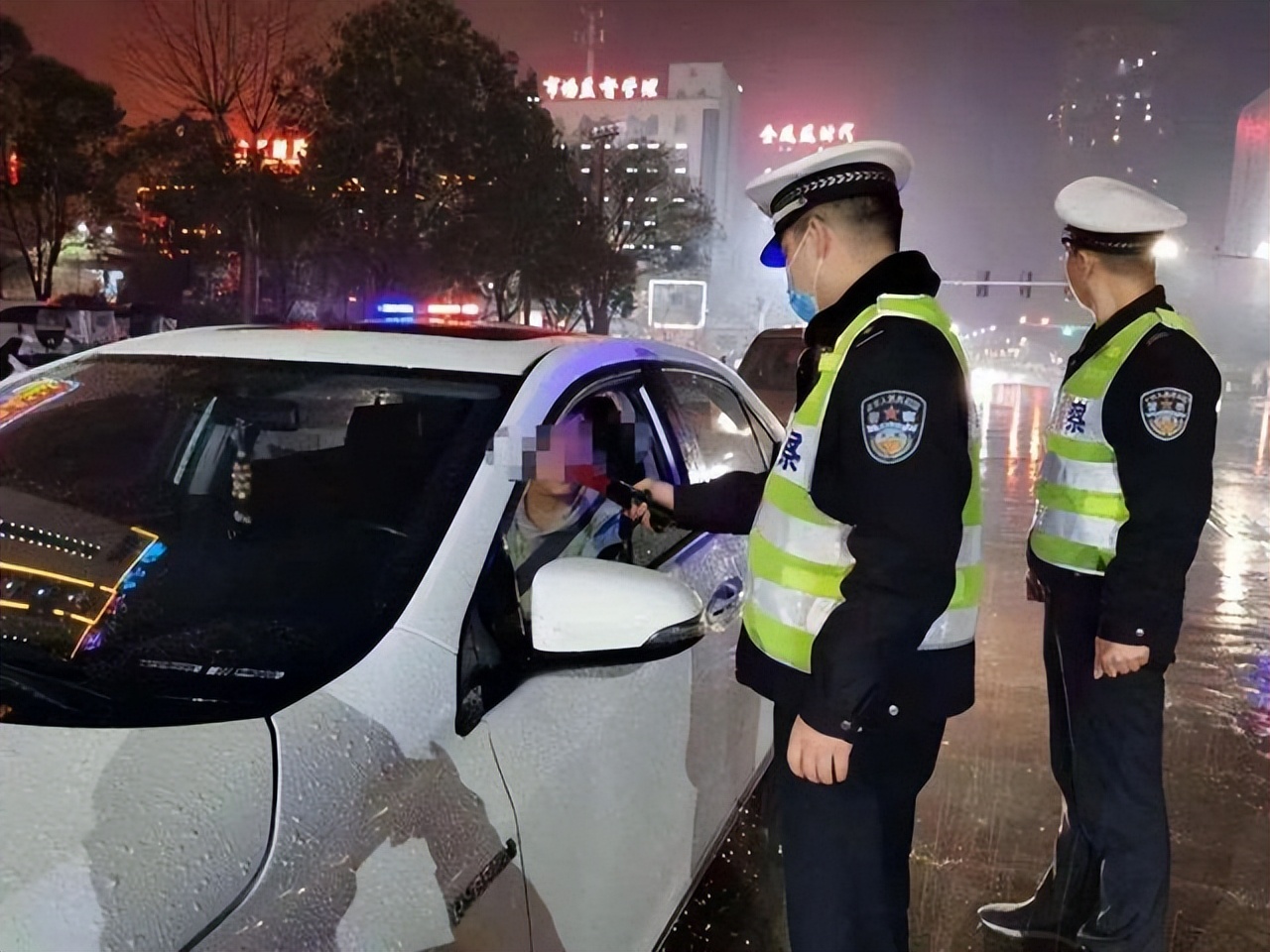 驾驶新规下，哪些行为会被扣12分