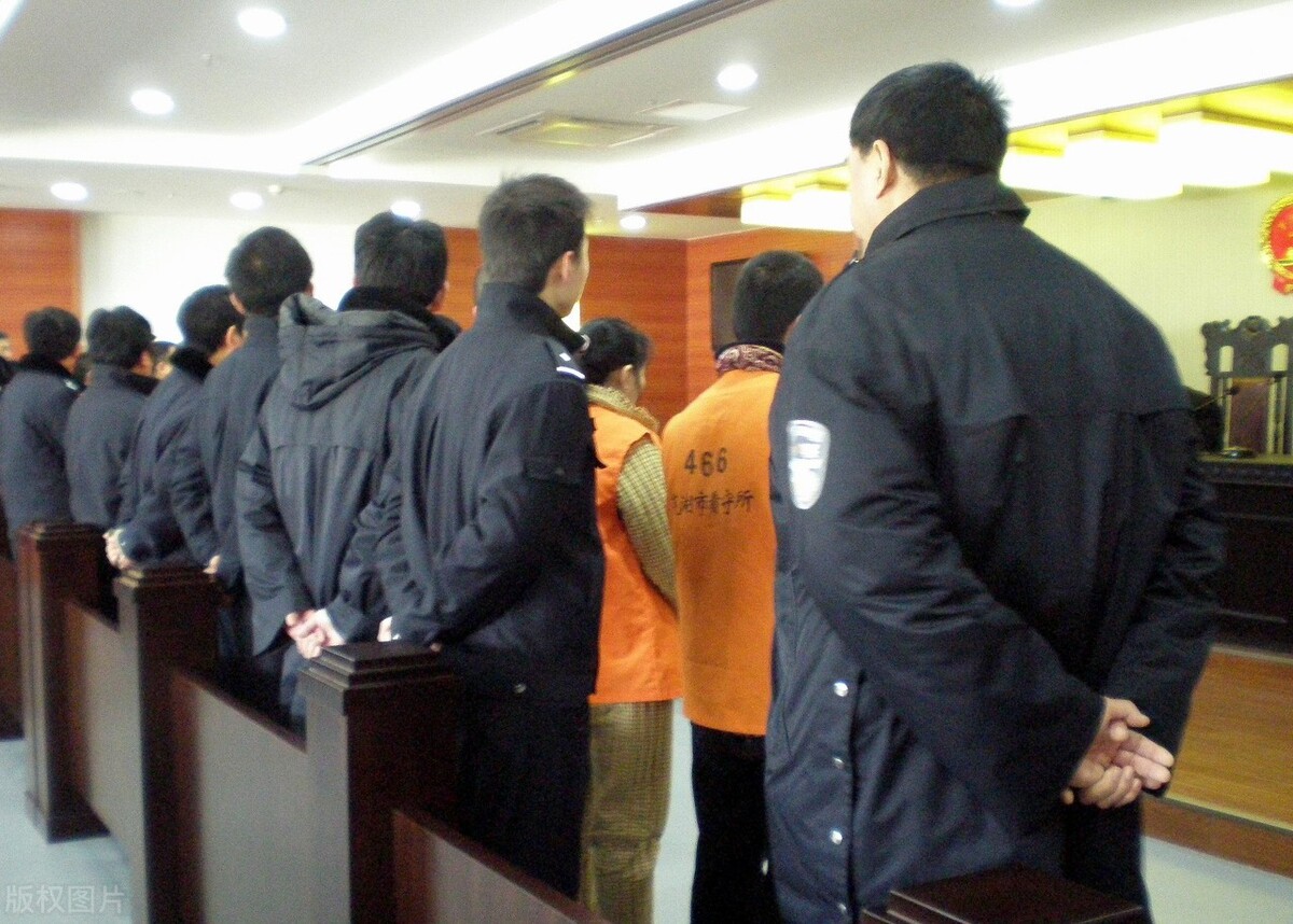 死刑缓期二年执行是什么意思？是不是缓刑的一种？