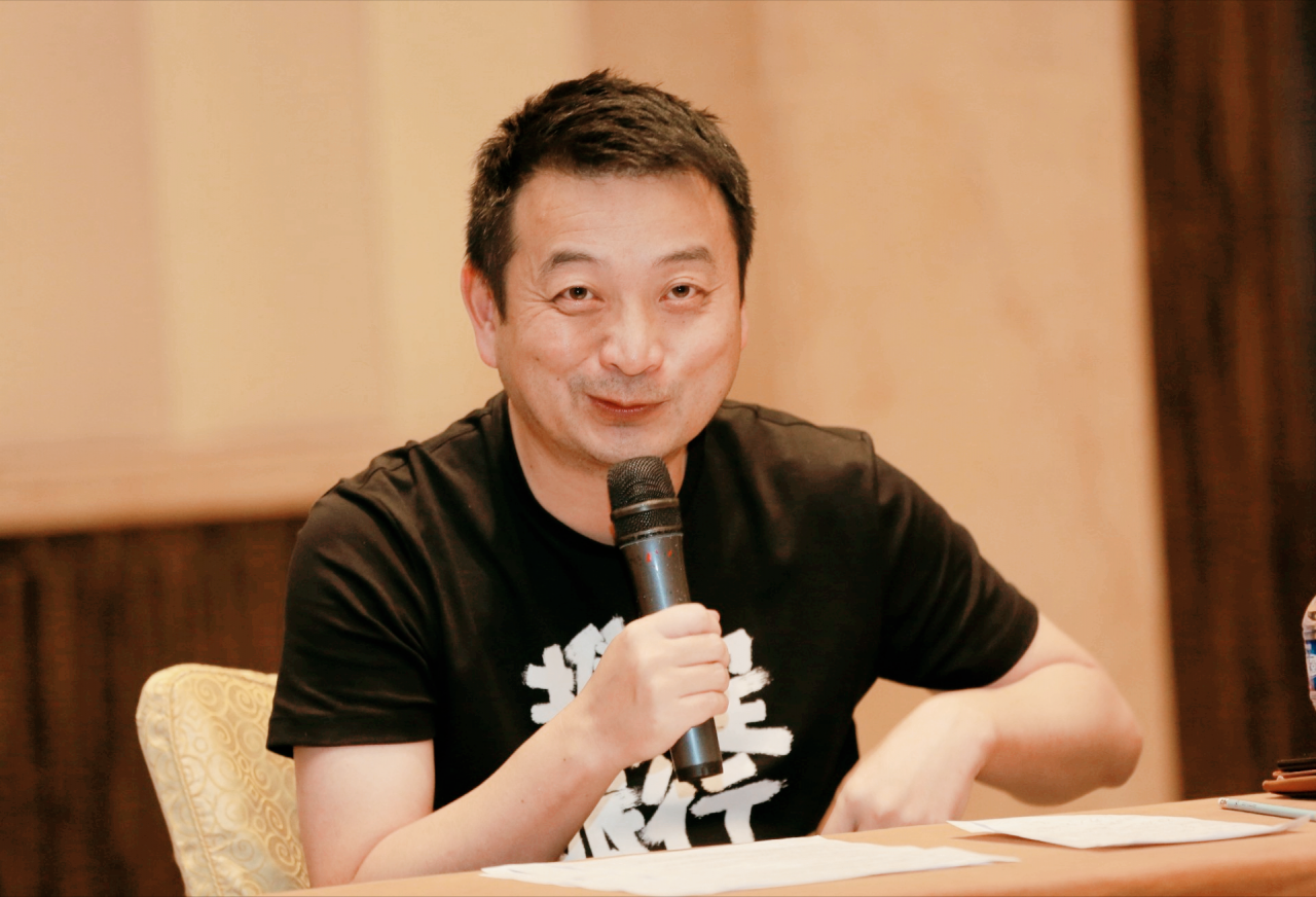 如何提高生育率？北大教授：结婚年龄降到18岁！读书生孩子两不误