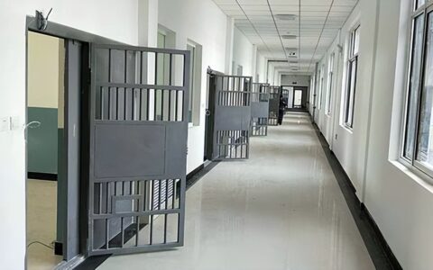 会见犯罪嫌疑人需要提供的手续及看押嫌疑人的规定