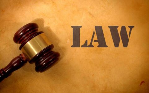 贩卖枪支属于什么犯罪及非法买卖枪支的法律判刑标准