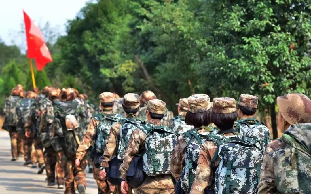 逃避保卫国家的责任，就该受到法律的严惩