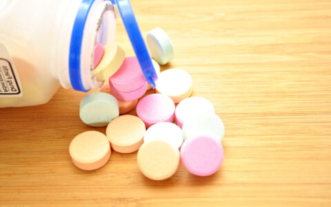 吸毒拘留多少天及2025年吸毒记录新规定