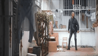 【法眼看剧】《猎罪图鉴》——使用匕首拒捕，如何处罚？