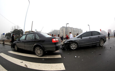汽车追尾责任怎么判定及新交通法追尾责任认定