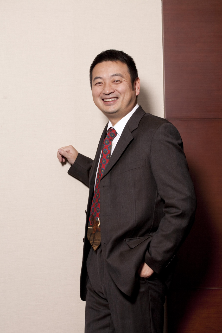 如何提高生育率？北大教授：结婚年龄降到18岁！读书生孩子两不误