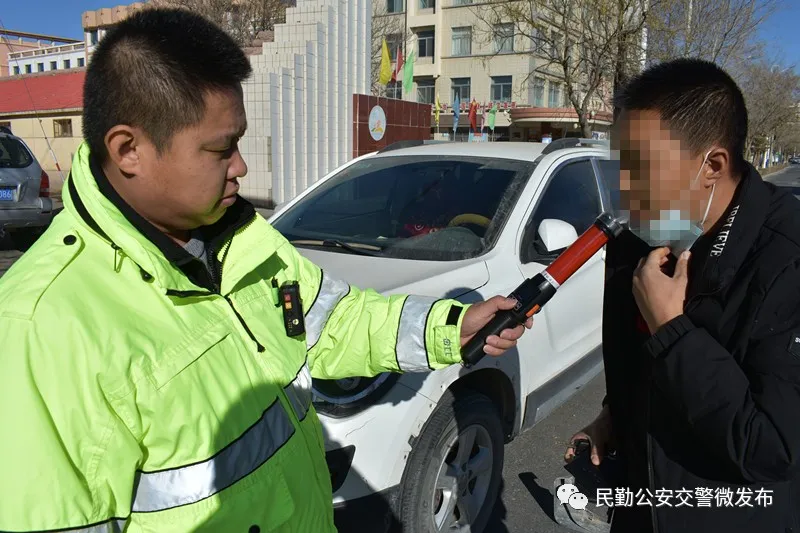 典型交通事故案例丨民勤：不规则十字路口，电动车驾驶人未带头盔且闯红灯导致发生交通事故使自己受伤