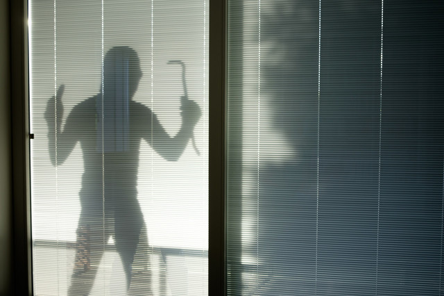 发现家里进小偷，与之发生打斗，不慎将其打死，是否要承担责任？