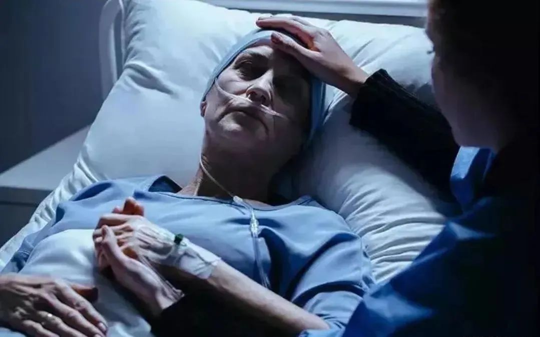 雇凶杀自己是否构成故意杀人罪？