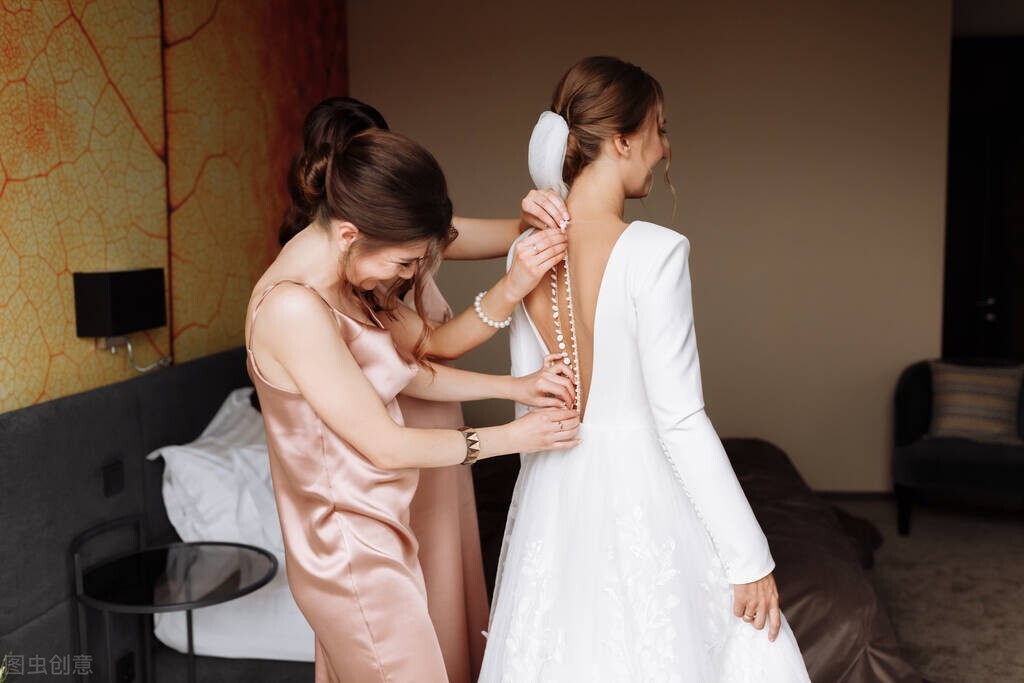 如何提高生育率？北大教授：结婚年龄降到18岁！读书生孩子两不误