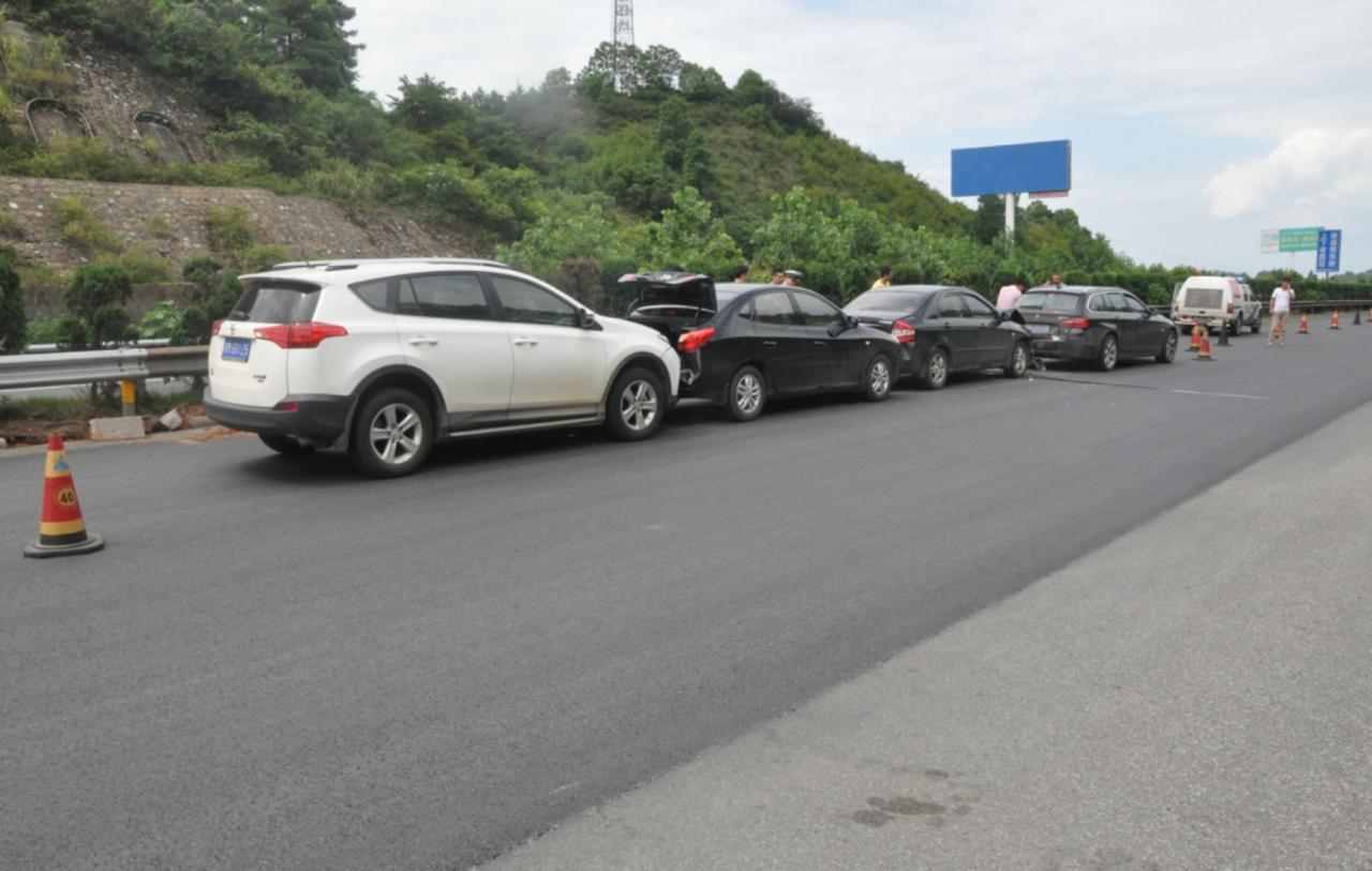 ​有3种“特殊追尾”，是属于前车责任的，老司机：记好不吃亏