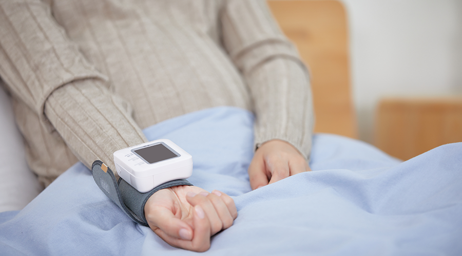 从怀孕到生娃的费用，哪些保险能报销？6款孕产险横评来啦