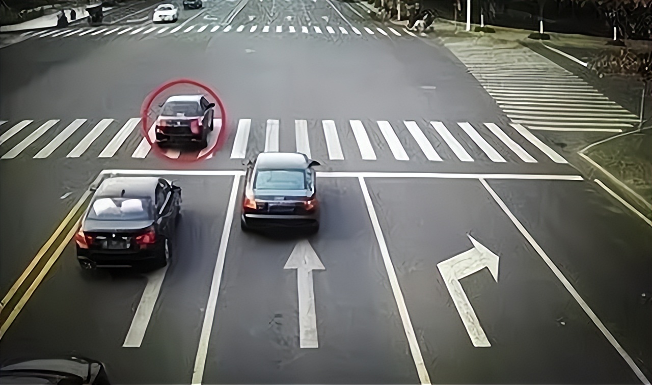 闯红灯如何避免扣分，老司机现身说法，这篇文章真能帮到你