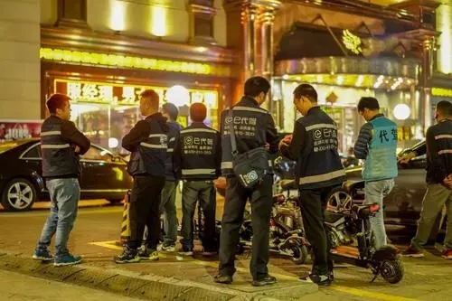 男子小区内酒驾几十米遭代驾举报，被判拘役？法律层面怎么解读？