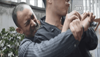 【法眼看剧】《猎罪图鉴》——使用匕首拒捕，如何处罚？