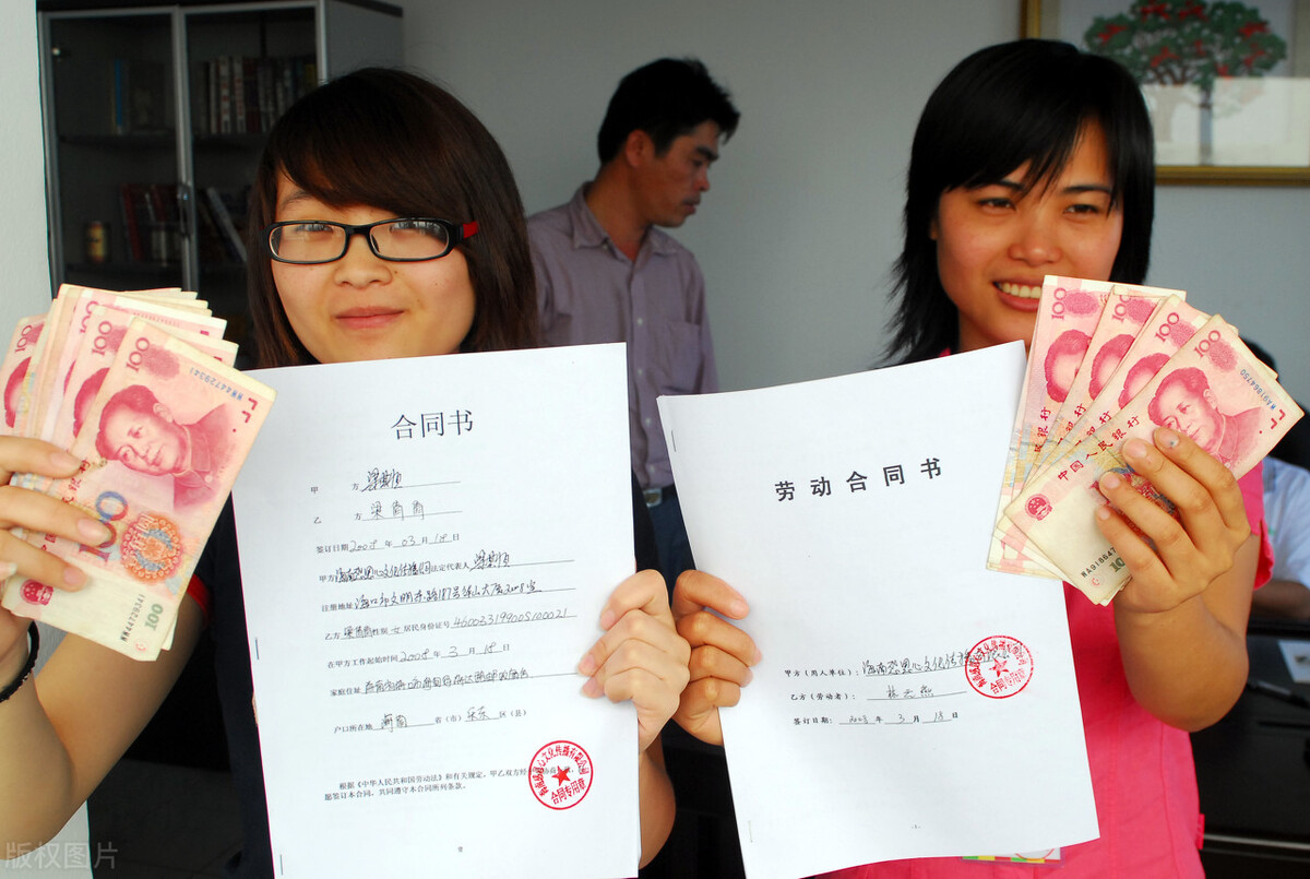 用人单位违法解除劳动合同，劳动者可以得到哪些赔偿？