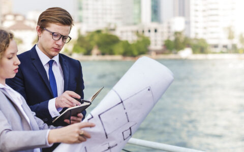 发包合同是什么意思及简述发包人和承包商的概念