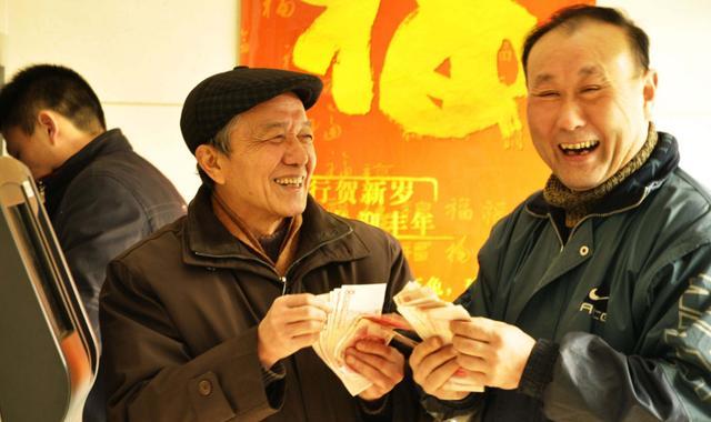 延迟退休已成“定局”，什么时候正式推行？第一批受影响的是谁？