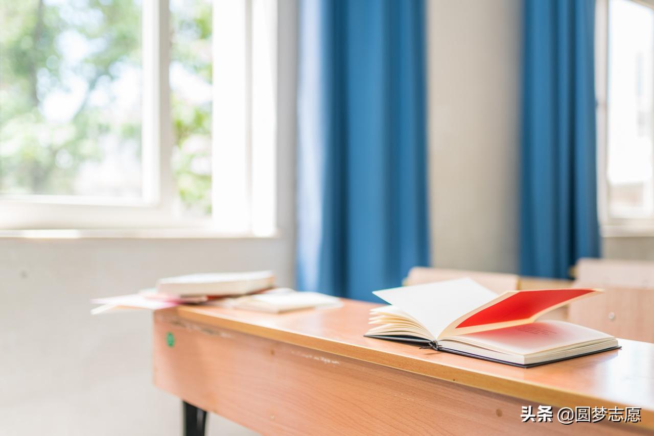 冒名顶替触犯刑法！高考冒名顶替此后会怎么判刑？最高坐三年牢