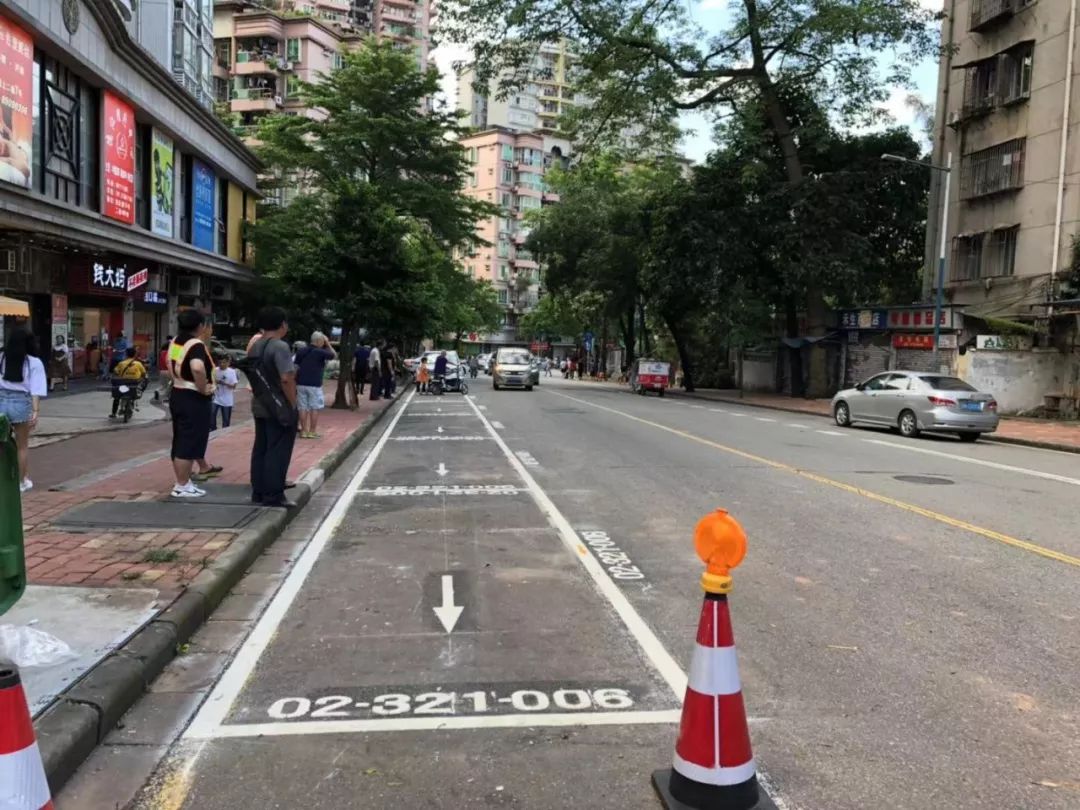 路边停车千万注意，一不小心就罚款+扣分