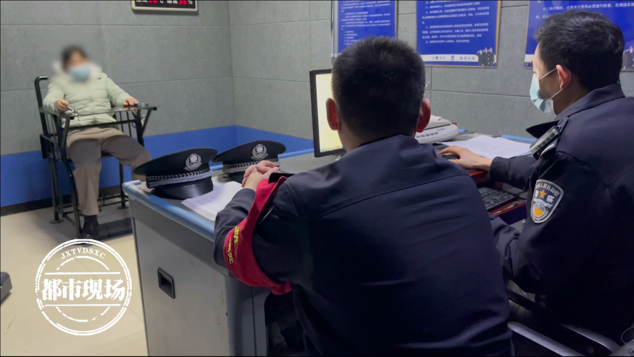 一本离婚证150！嚣张团伙车站内交易假证，被民警一锅端