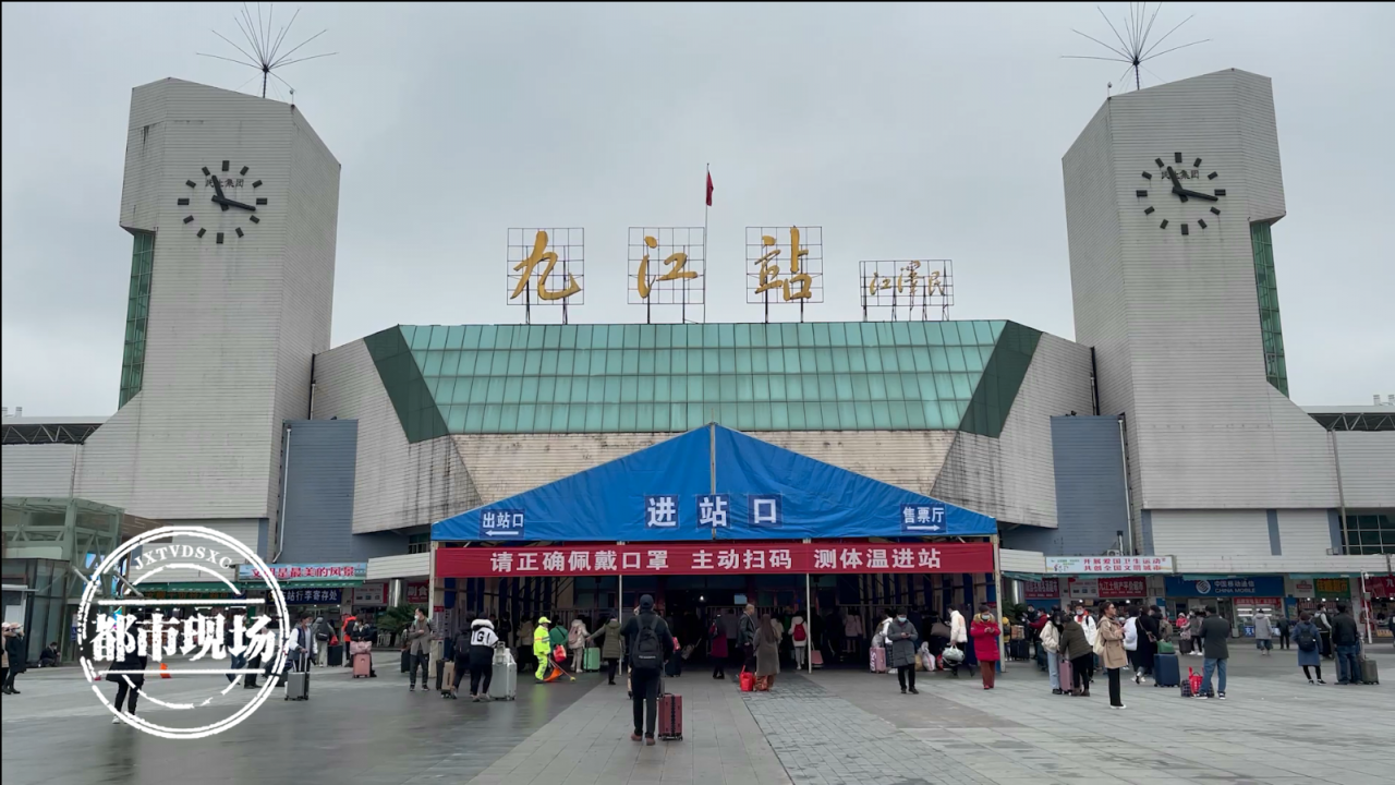 一本离婚证150！嚣张团伙车站内交易假证，被民警一锅端