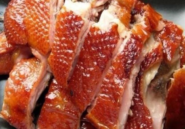 为什么活鸭一只40元,烤鸭却卖18元?看完才明白,这里面有猫腻!